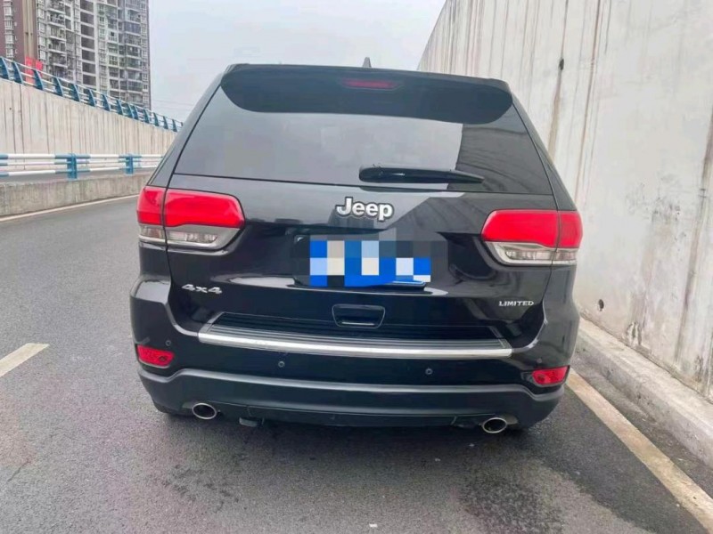 邯郸16年Jeep大切诺基5