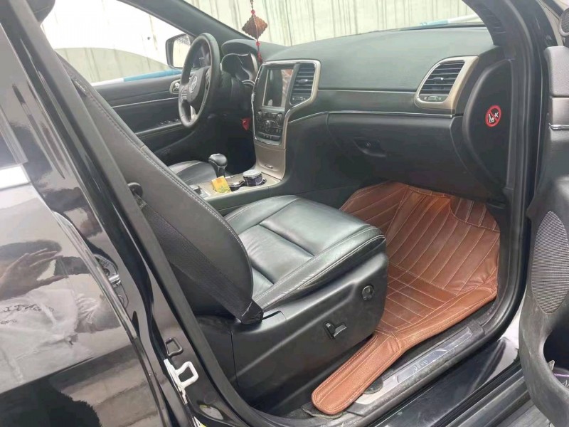 邯郸16年Jeep大切诺基7