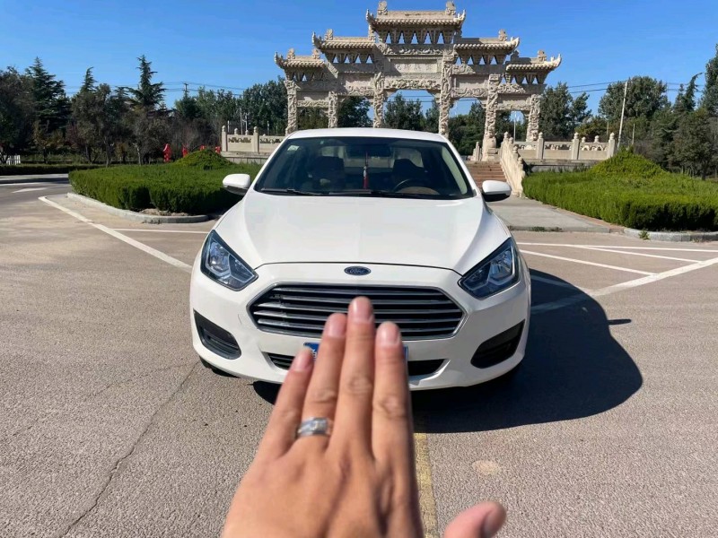 东营18年福特福睿斯9