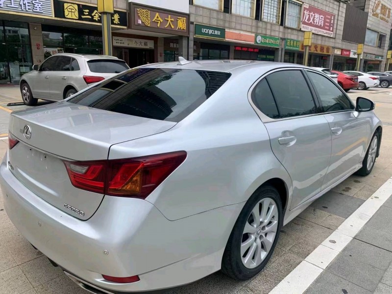 广州12年雷克萨斯GS4