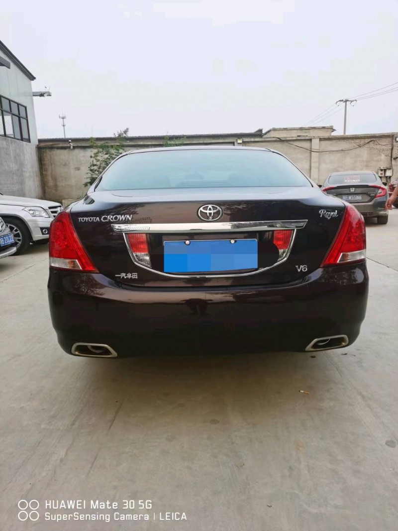 保定11年丰田皇冠9