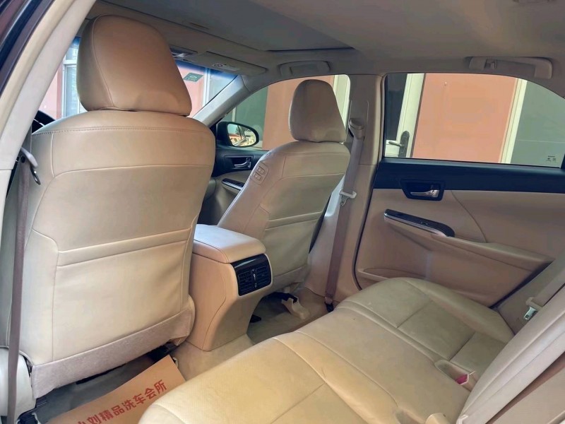 济宁16年丰田凯美瑞3