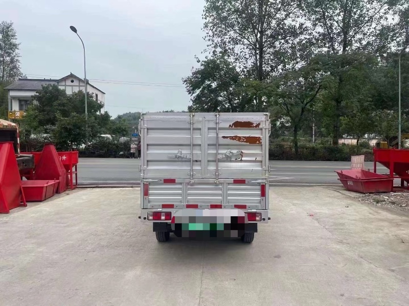 重慶22年長安汽車睿騁CC3