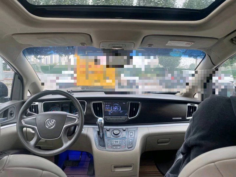 青岛13年别克GL84