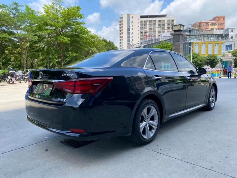 东莞16年丰田皇冠2