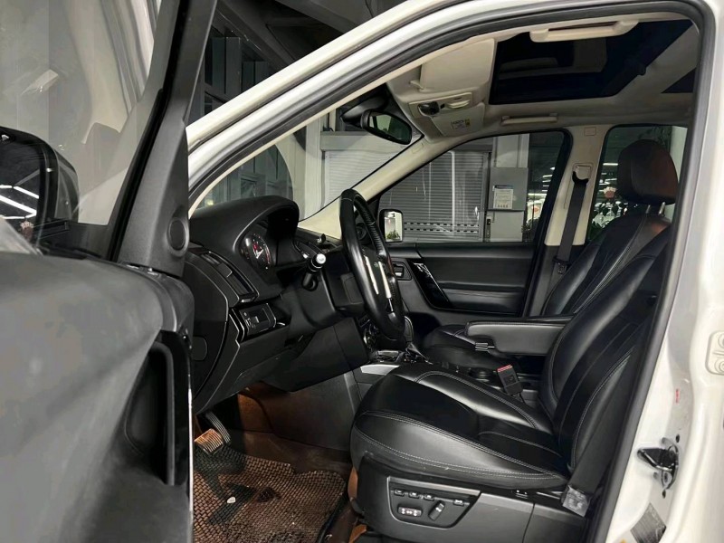 东莞14年路虎神行者8