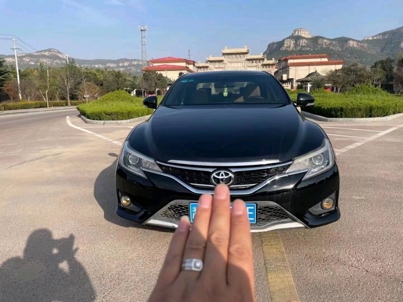 济南14年丰田锐志6