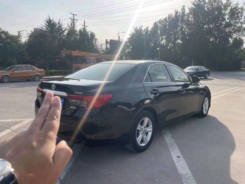 济南14年丰田锐志4