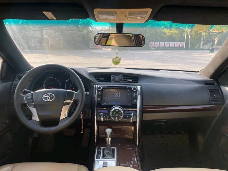 济南14年丰田锐志1