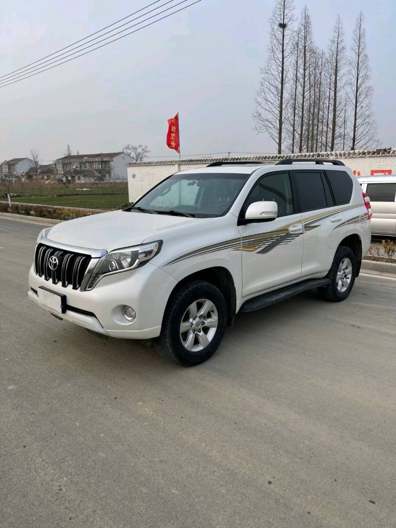 徐州17年丰田普拉多8