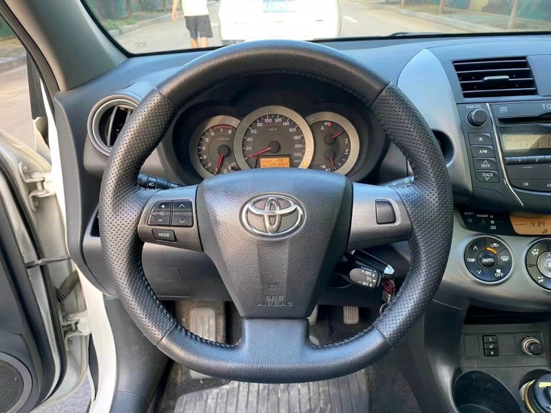 沈阳12年丰田RAV46