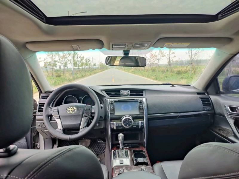 徐州11年丰田锐志5