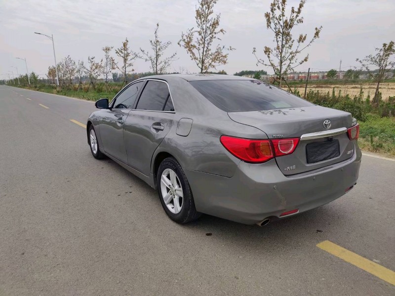 徐州11年丰田锐志7