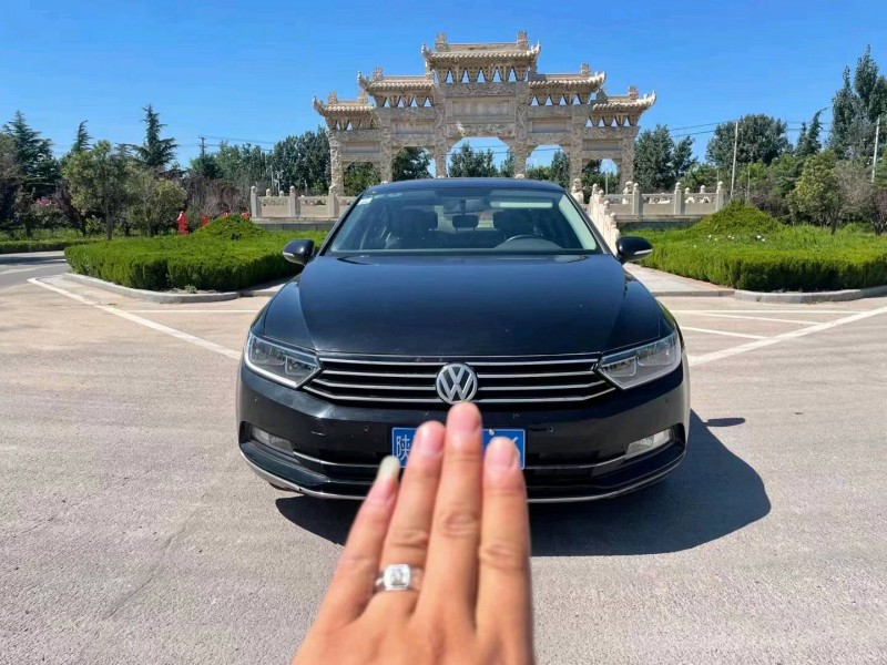 济南17年大众迈腾9