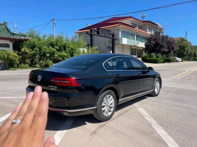 济南17年大众迈腾5