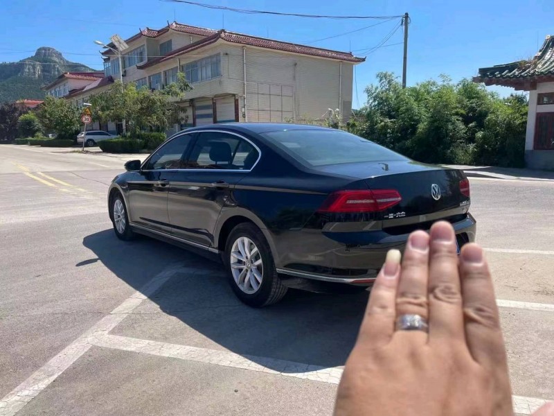 济南17年大众迈腾4