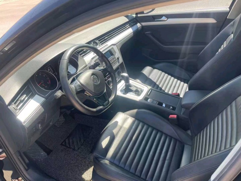 济南17年大众迈腾3