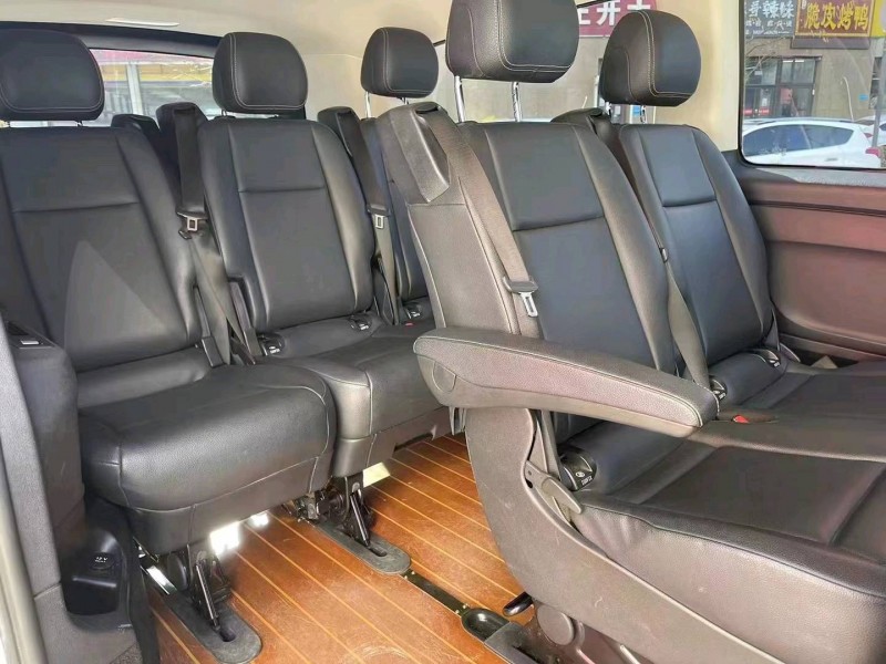 东营17年奔驰威霆1