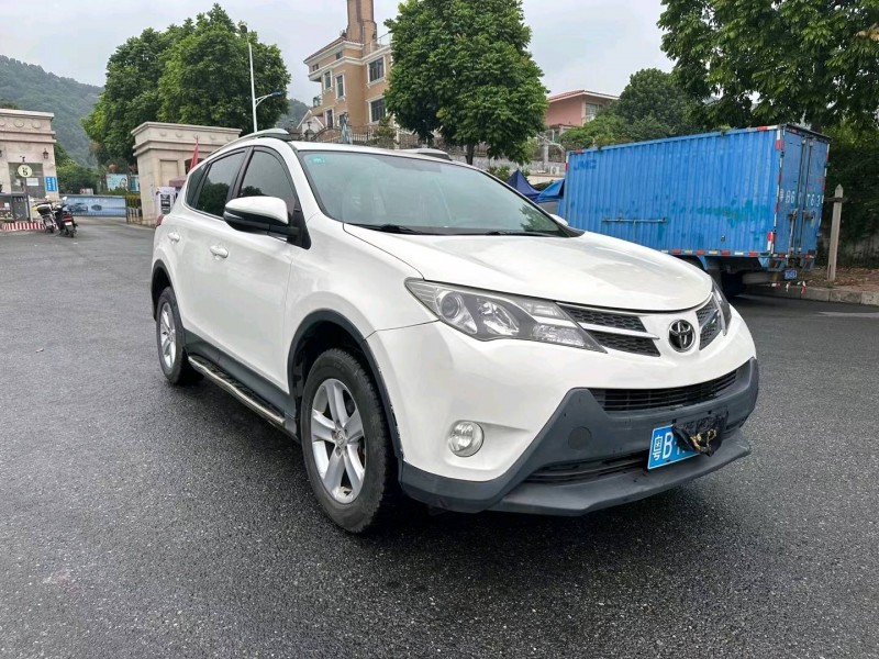 广州14年丰田RAV42