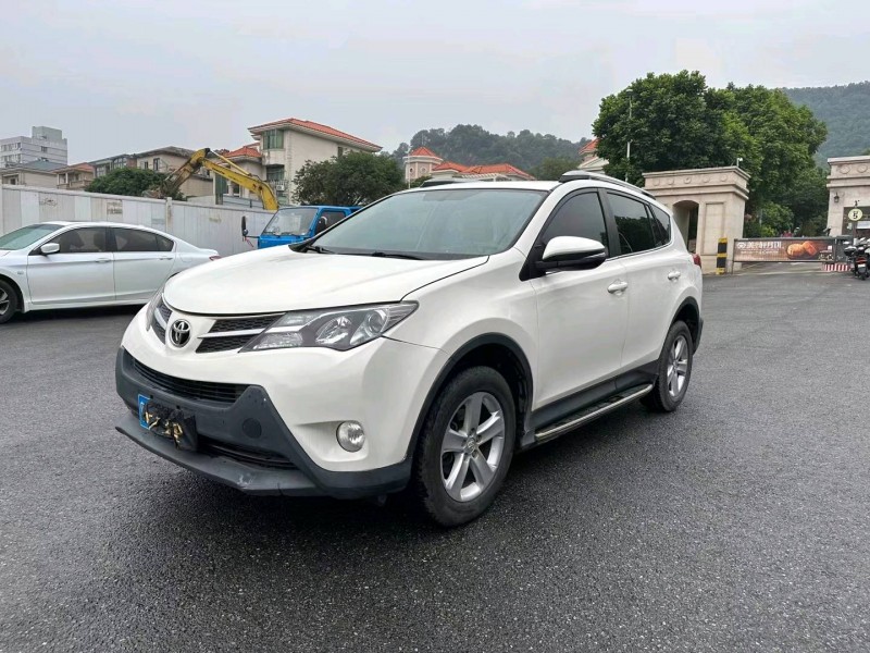 广州14年丰田RAV43