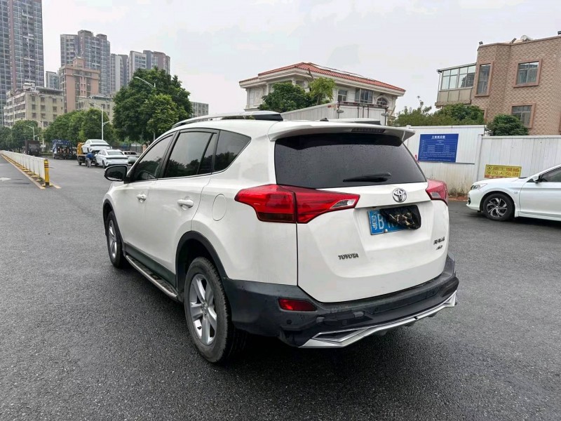 广州14年丰田RAV47