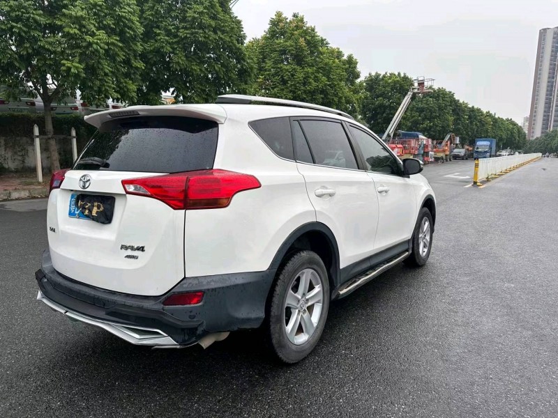 广州14年丰田RAV48