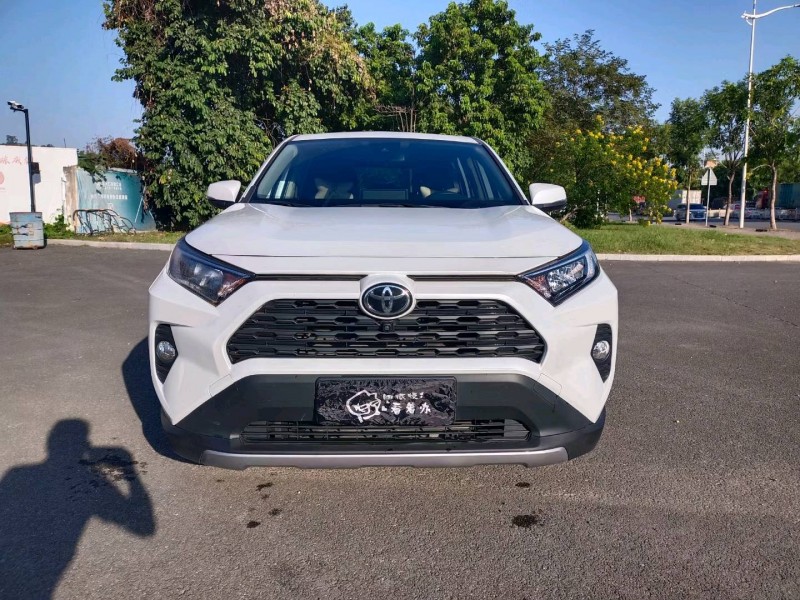 广州22年丰田RAV48