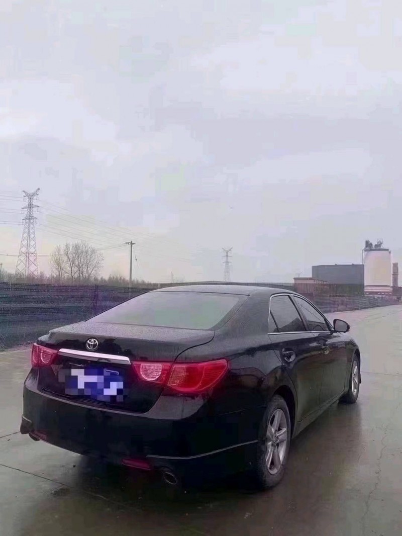 北京12年丰田锐志3