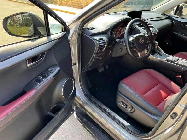 盐城18年雷克萨斯NX7