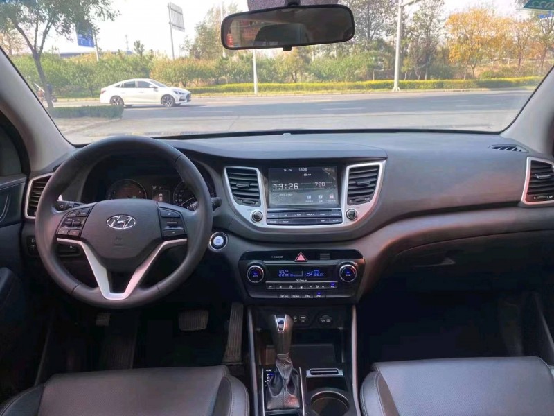 邯郸18年现代途胜8