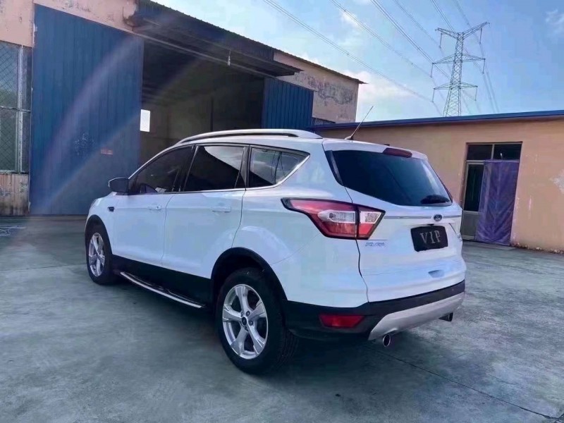 济宁17年福特翼虎8