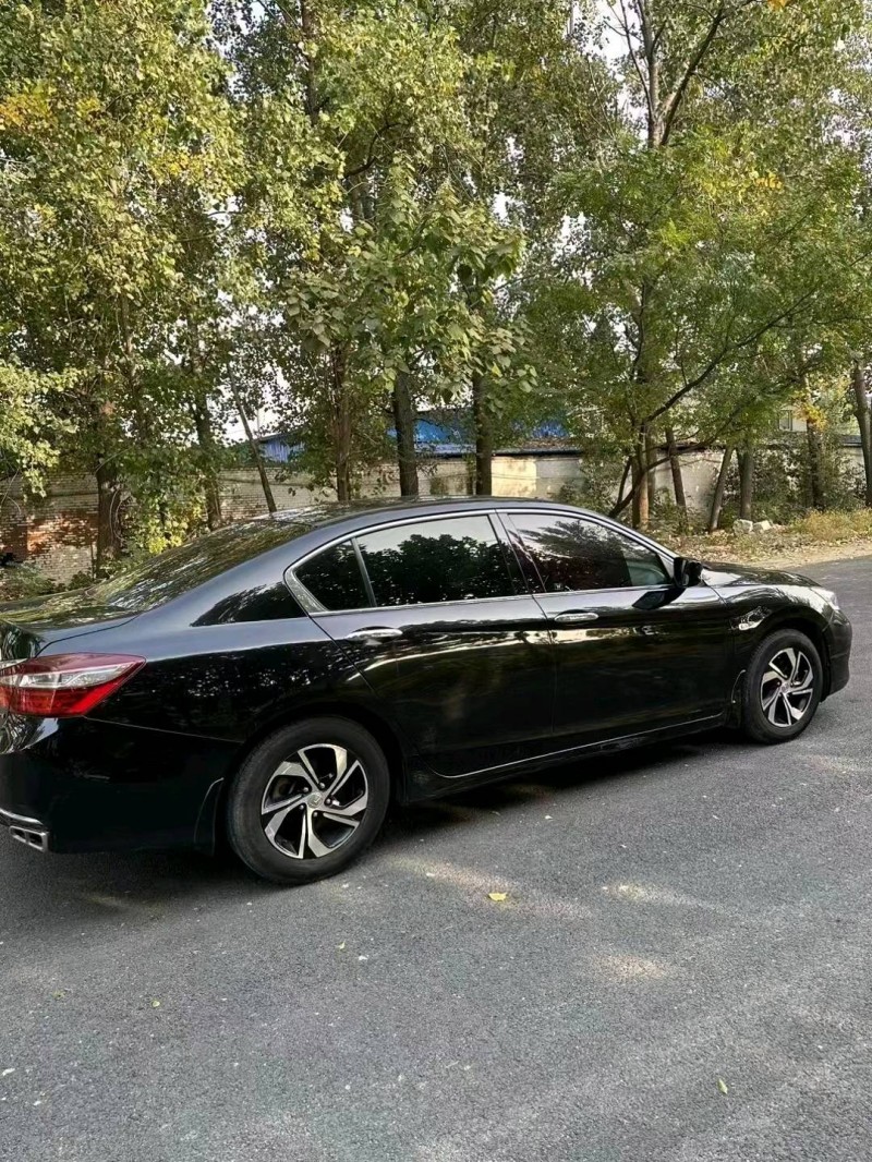 枣庄17年本田雅阁2