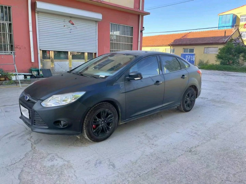 青岛15年福特福克斯3