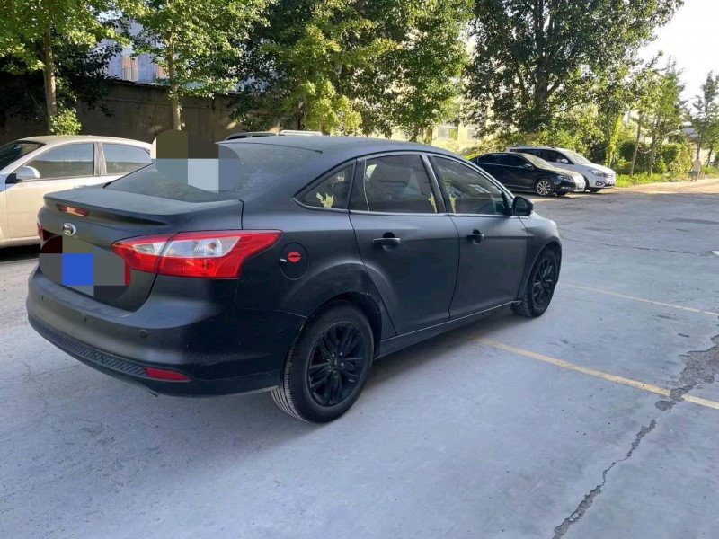 青岛15年福特福克斯6