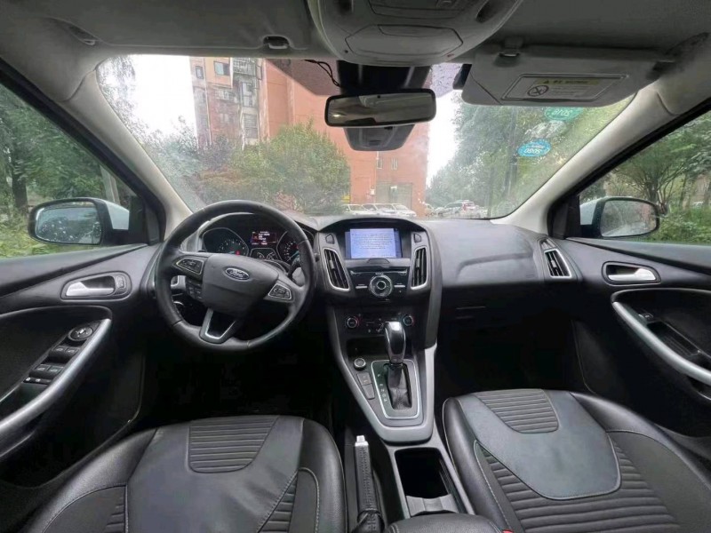 青岛17年福特福克斯7