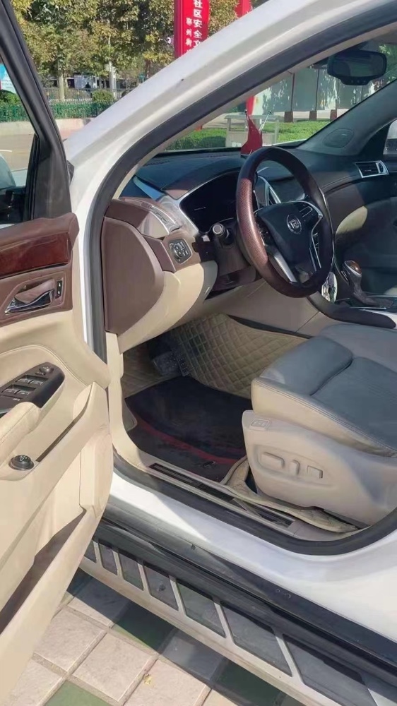 北京15年凯迪拉克SRX3