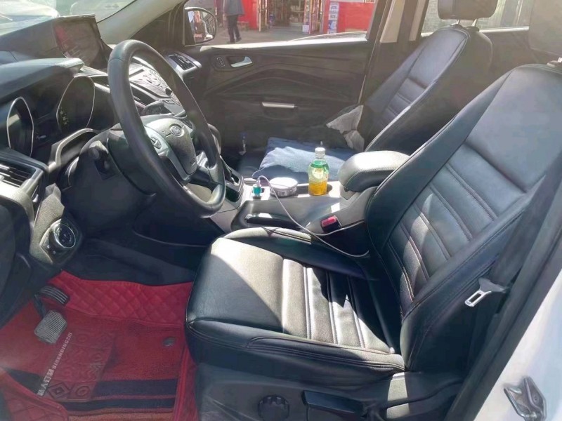 保定15年福特翼虎5