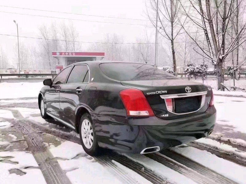 北京11年丰田皇冠4