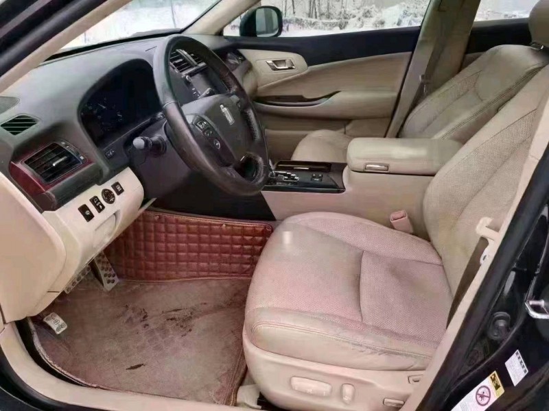 北京11年丰田皇冠6