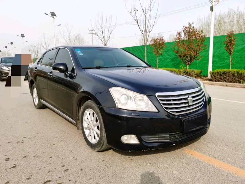 北京11年丰田皇冠8