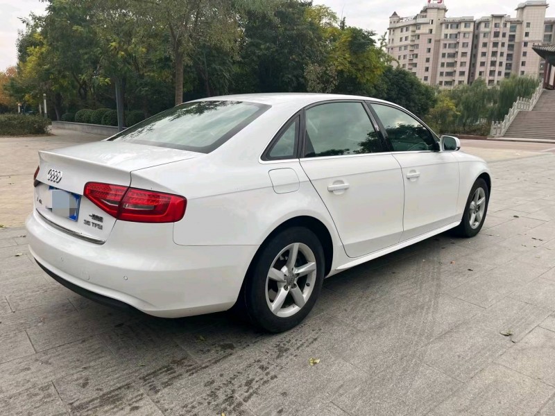 济宁15年奥迪A4L3