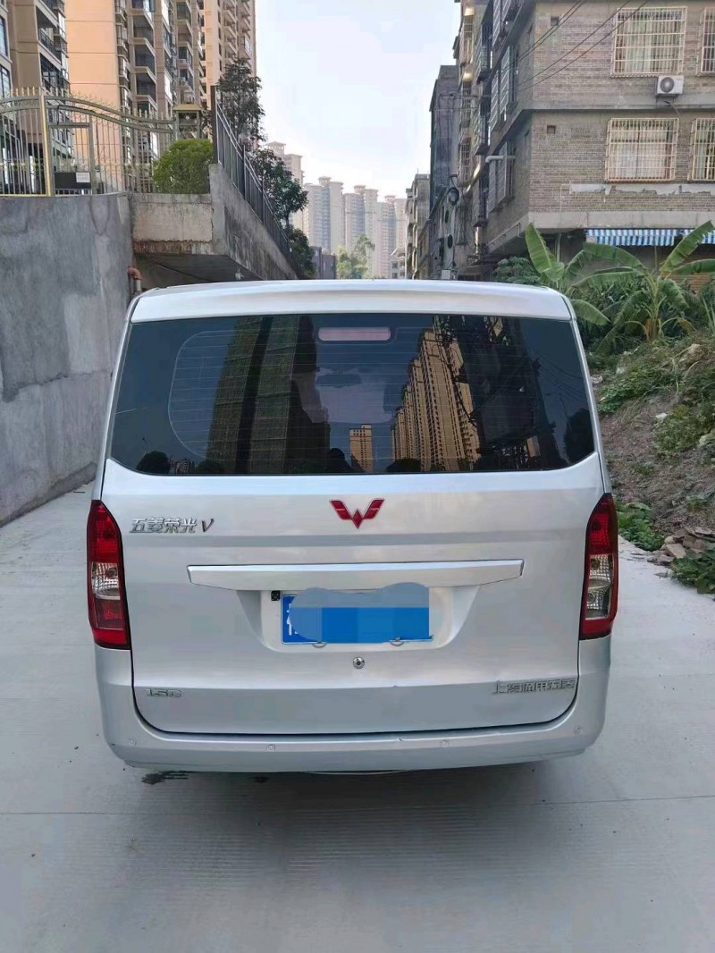 邯郸19年五菱汽车荣光V8