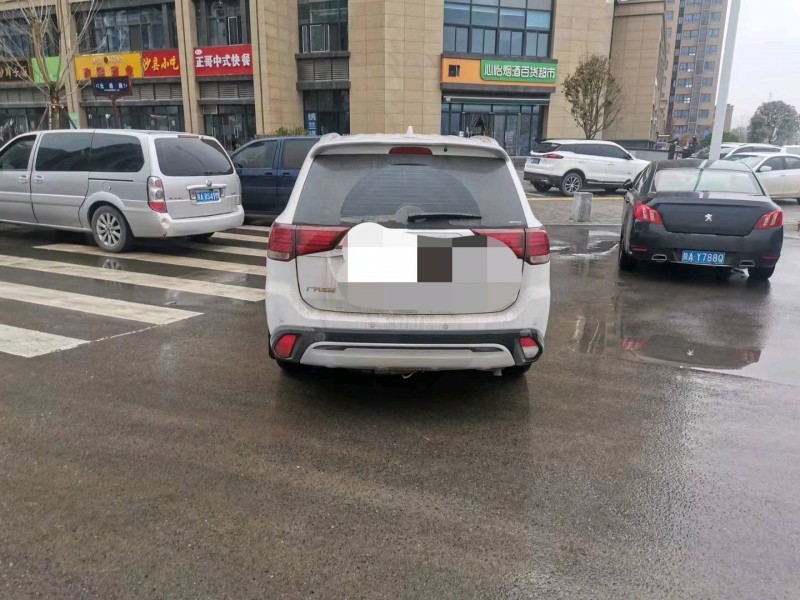 邯郸19年三菱欧蓝德4