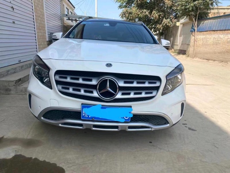 保定19年奔驰GLA1