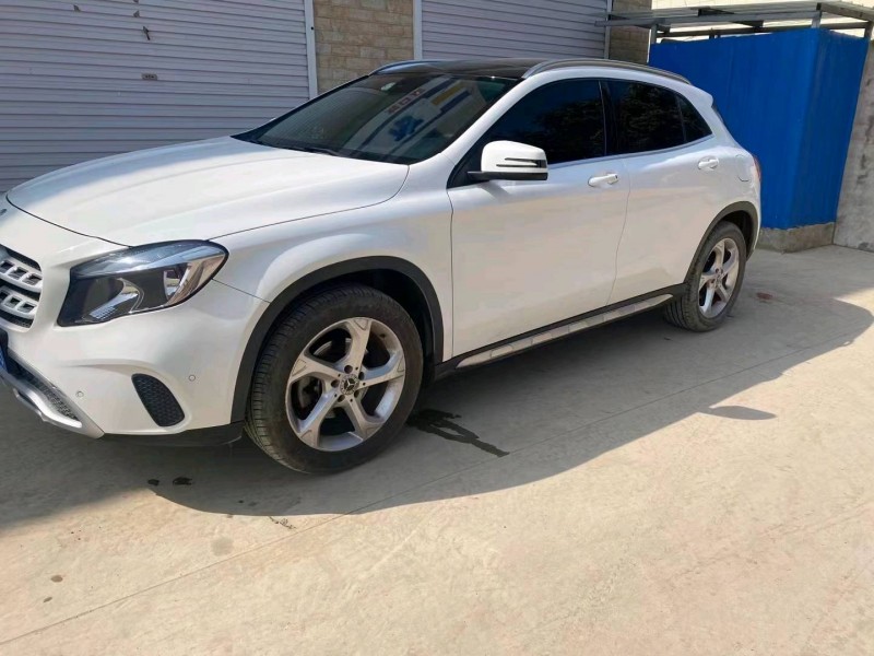 保定19年奔驰GLA3