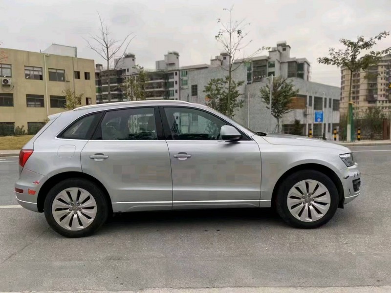 广州12年奥迪Q56