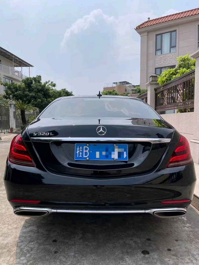 广州18年奔驰S8