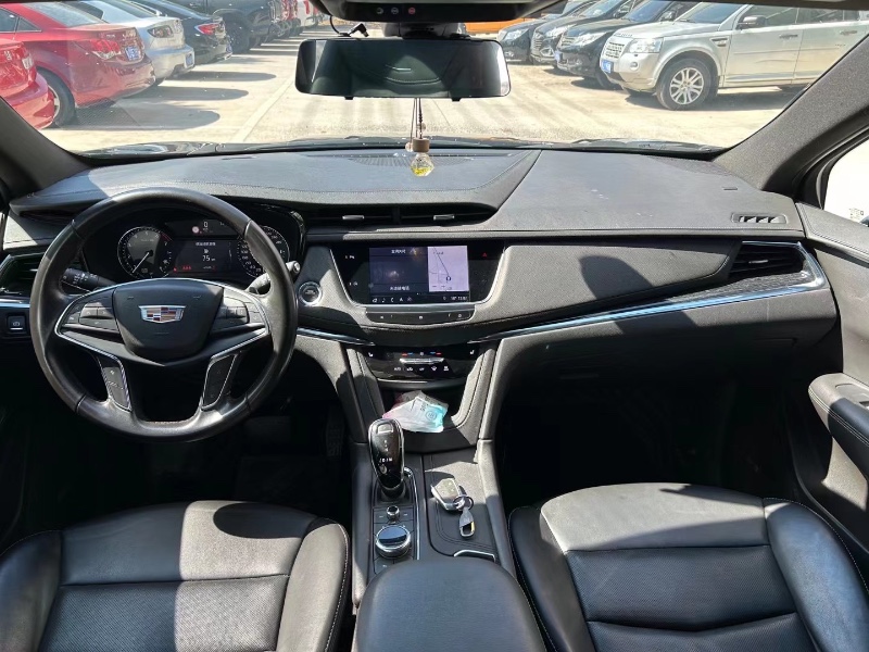 蚌埠20年凯迪拉克XT52