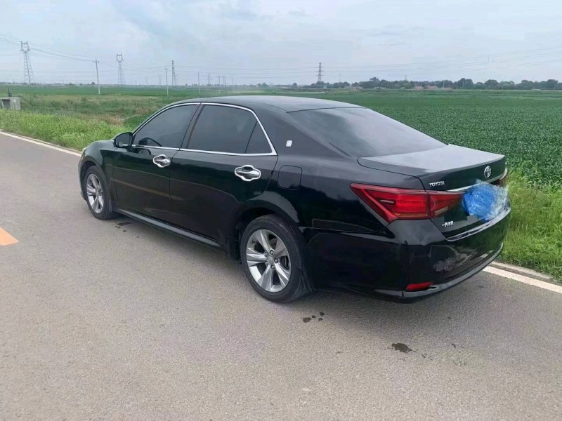 北京16年丰田皇冠5