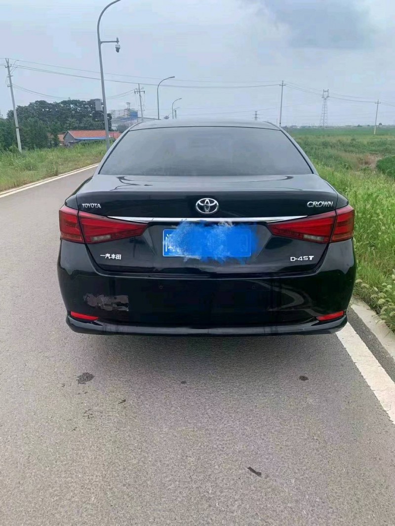 北京16年丰田皇冠4